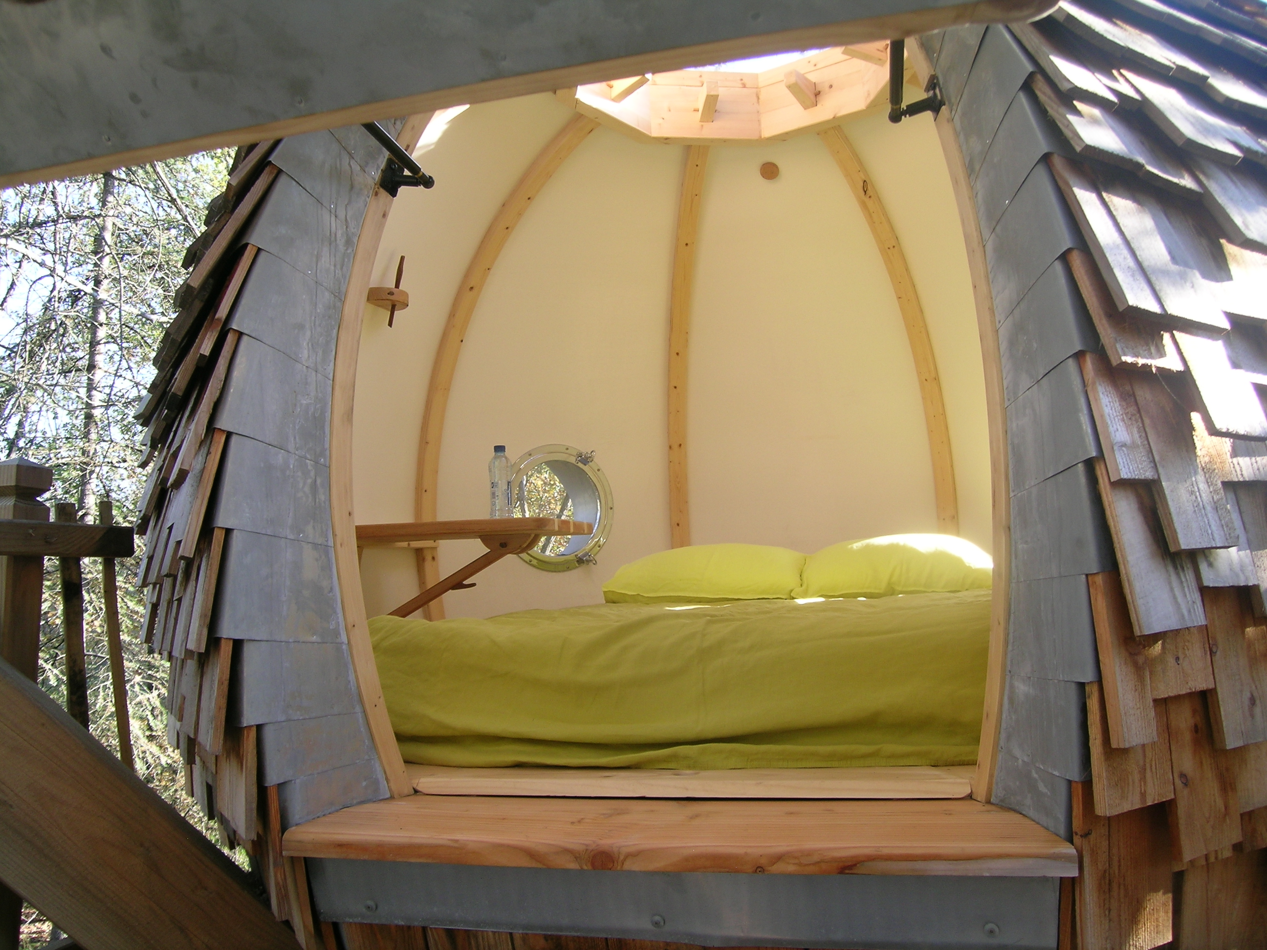 Vue intérieure de la cabane perchée, Bergerac, Dordogne