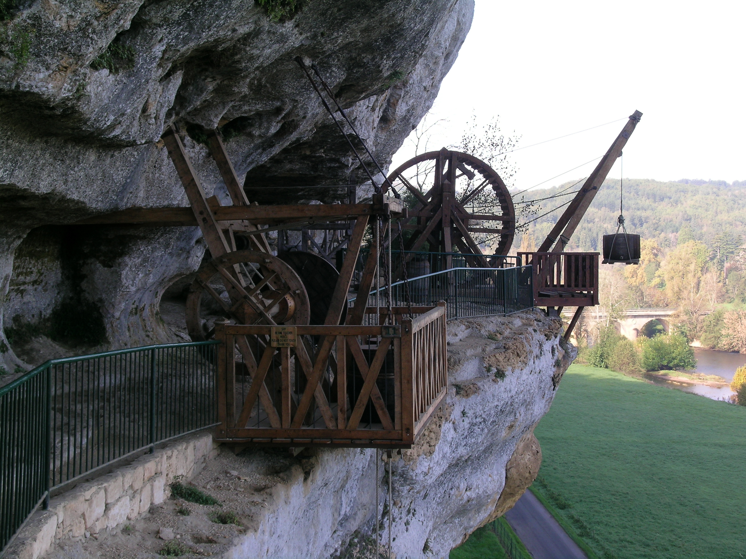 La Roque Saint Christophe, dordogne