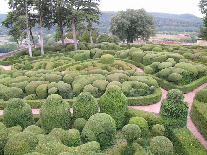 Les buis des Jardins de Marqueyssac à 45 minutes de la maison d'hôtes près de Bergerac en Dordogne