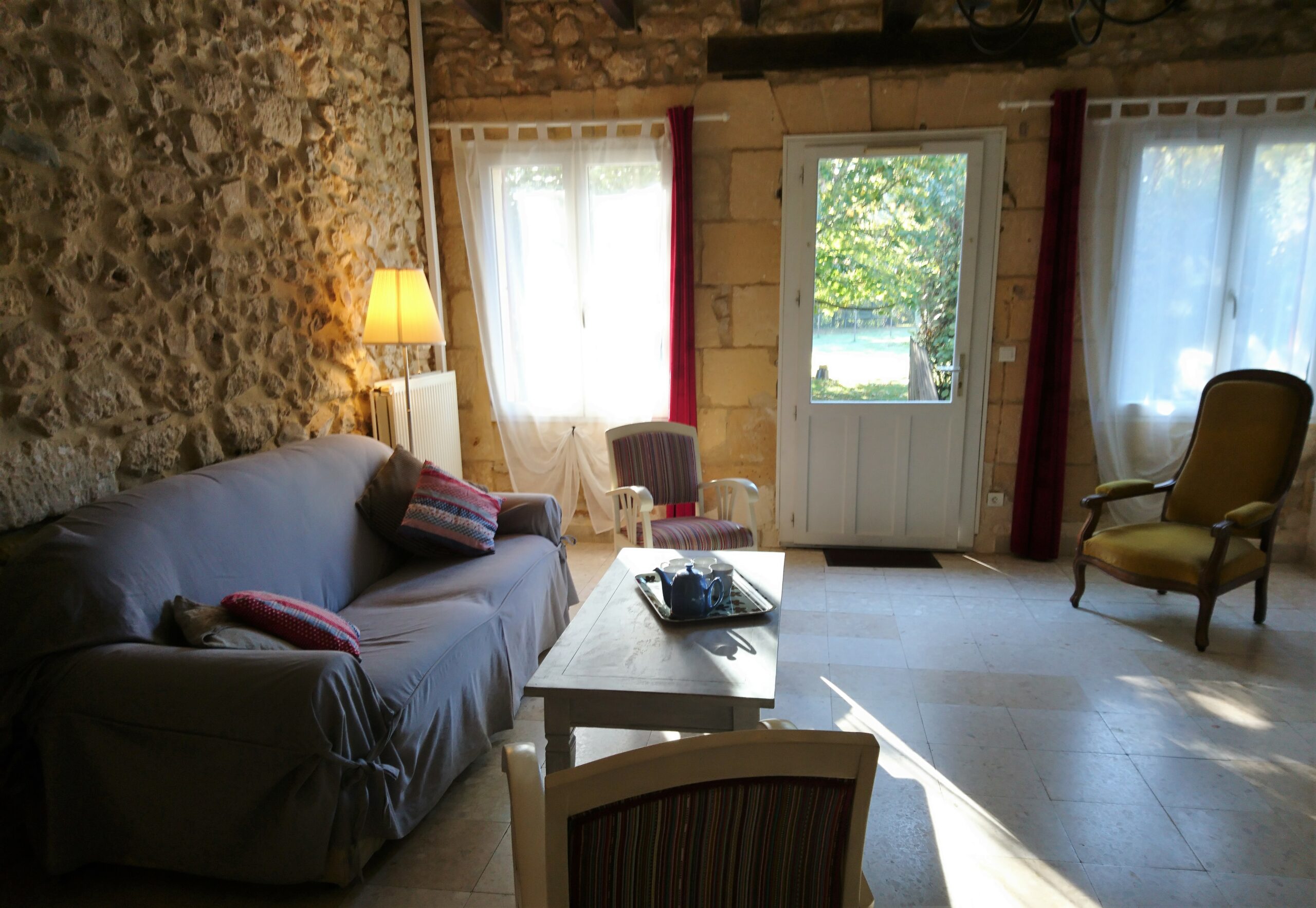 terrace of 5 guest holiday rental-la terrasse du gite 5 personnes-Bergerac