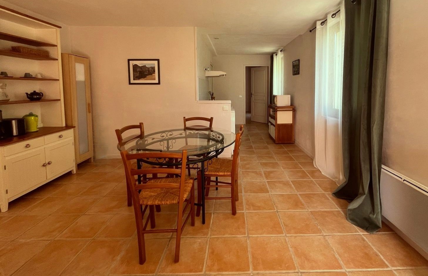 espace repas, gîte 2 personnes proche Bergerac - Domaine de Bellevue Cottage en Périgord